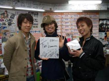 画像: 笹木勇一郎さん　新しいバンドのメンバーと共にご来店